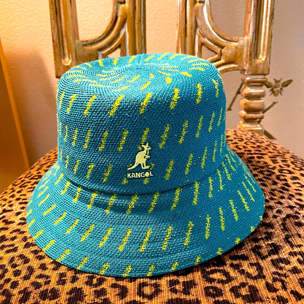 Kangol raindrop bucket hat L
